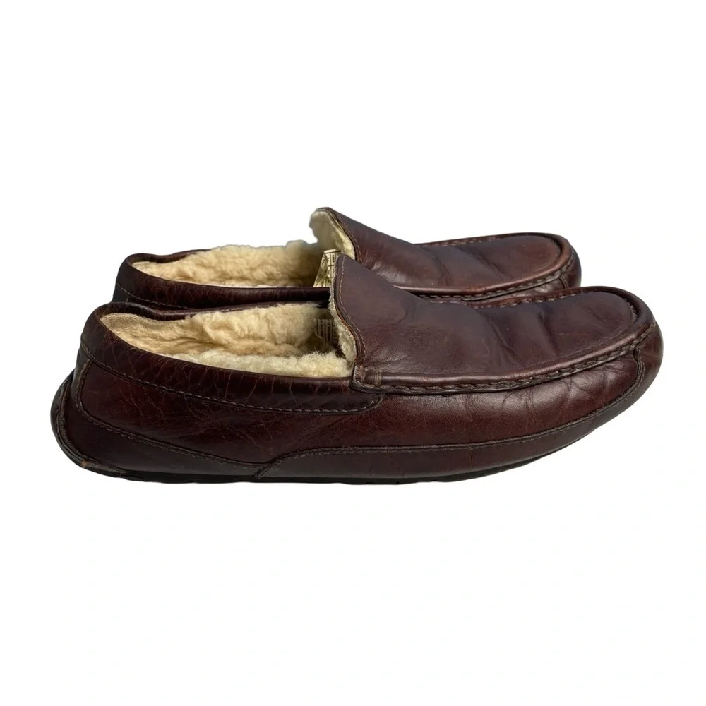 UGG men Ascot brown leather Sherpa loafer driving slipper size 11 rubber sole